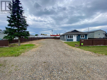 5103 51 Avenue, Pouce Coupe