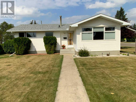 5104 40 Street, Innisfail