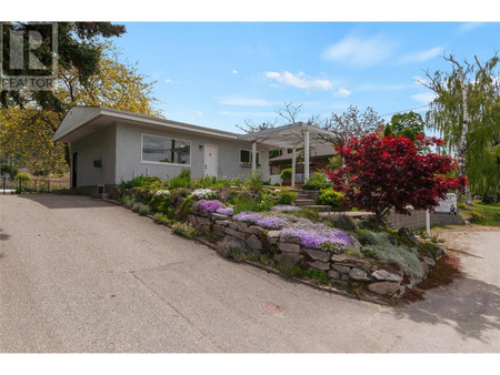 524 Upper Bench Road N, Penticton