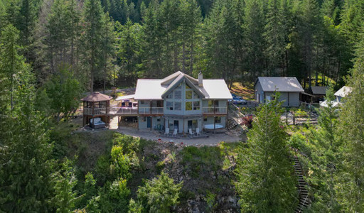 5240 Amundsen Road, Kaslo