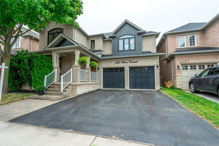 5255 Rome Crescent, Burlington