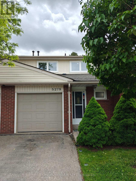 5279 Banting Court, Burlington