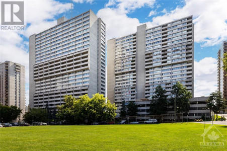 530 Laurier Avenue W Unit 909, Ottawa