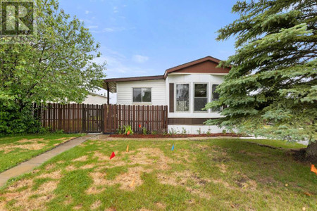 5302 Birch Road, Olds