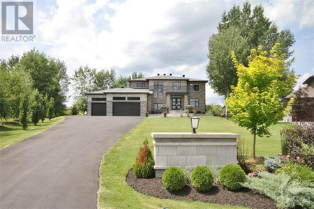 532 Leimerk Court, Manotick