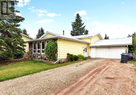 5324 Alder Close, Olds