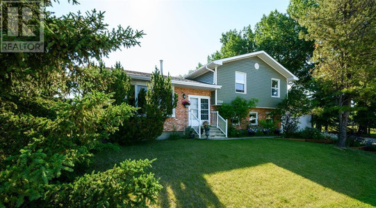 5329 Silverthorn Road, Olds