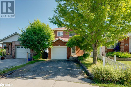 54 Laidlaw Drive, Barrie