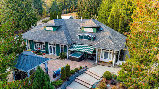 5407 Sunnybrae Canoe Point Road, Tappen