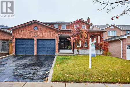 542 Mcleod Crescent, Pickering