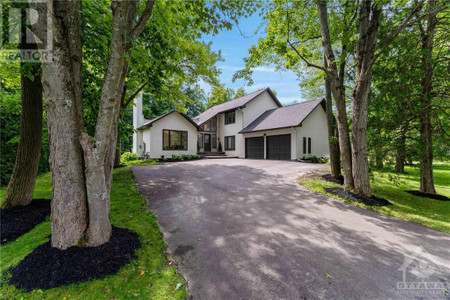 5446 Woodeden Drive, Manotick