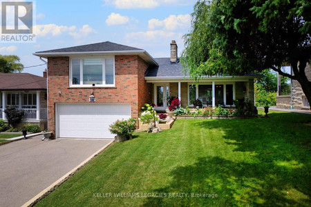 552 Queens Drive, Toronto Rustic