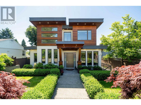 553 E 5th Street, North Vancouver