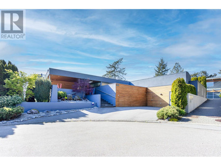 5535 Parthenon Place, West Vancouver