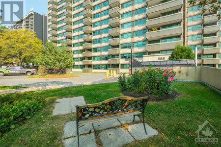 555 Brittany Drive Unit 1112, Ottawa