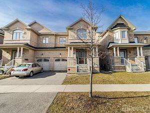 5582 Meadowcrest Ave E, Mississauga