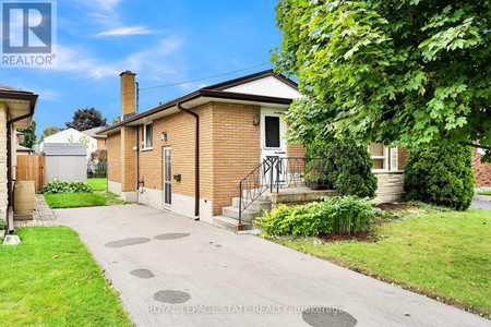 56 Moxley Drive, Hamilton Lisgar