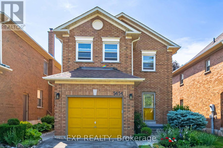 Living room - 5654 Haddon Hall Road, Mississauga, ON L5M5G3 Photo 1