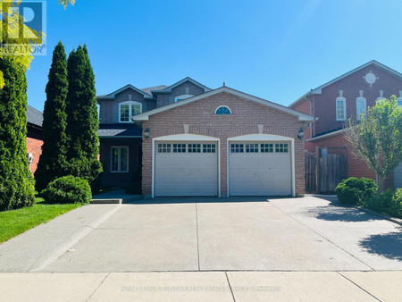 573 Phoebe Crescent, Burlington