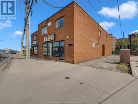 5795 Tecumseh Road East, Windsor