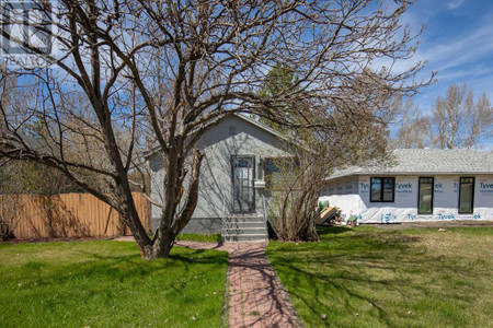 5808 West Park Crescent, Red Deer