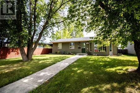 5819 38 Street Close, Red Deer