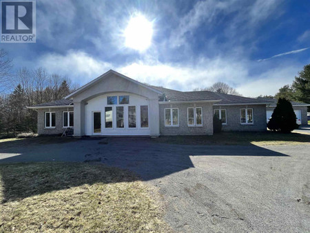 587 Moss Rd, Sault Ste Marie