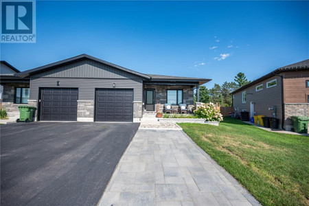 59 Noble Crescent, Petawawa