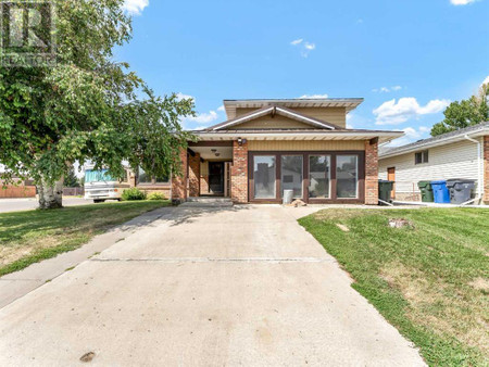 6 Ross Glen Crescent Se, Medicine Hat