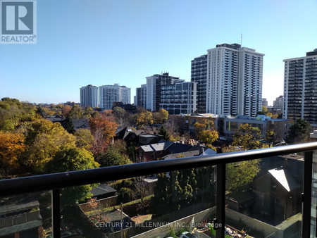 Kitchen - 601 1 Belsize Drive, Toronto, ON M4S0B9 Photo 1