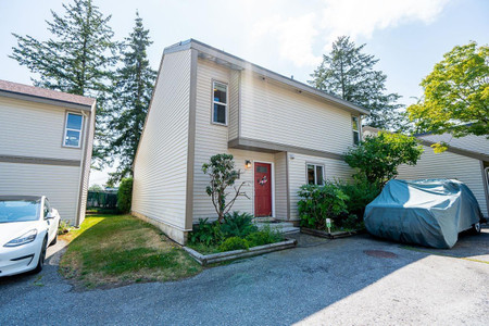 6051 W Greenside Drive, Surrey