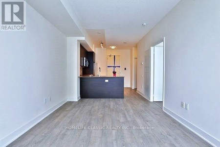 Living room - 606 30 Roehampton Avenue, Toronto, ON M4P0B9 Photo 1