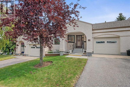 61 Sandarac Circle Nw, Calgary