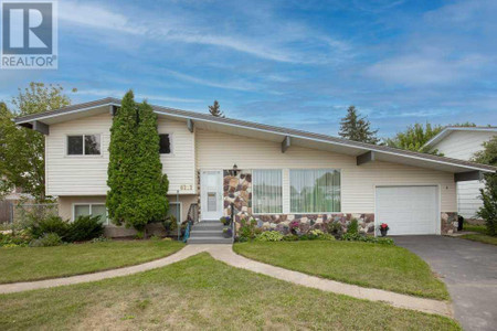 6121 Hamilton Drive, Red Deer