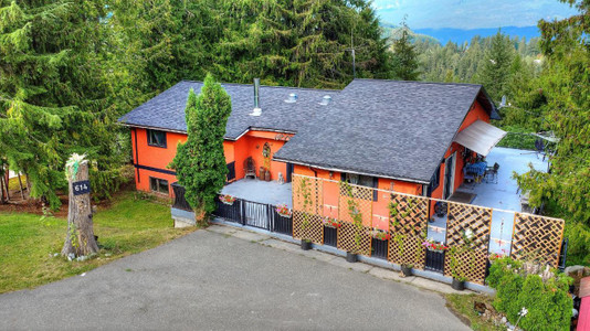 614 Arena Avenue, Kaslo