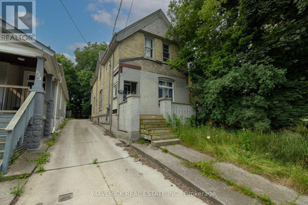 621 Dufferin Avenue, London