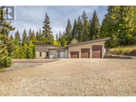 6250 60 Avenue Ne, Salmon Arm