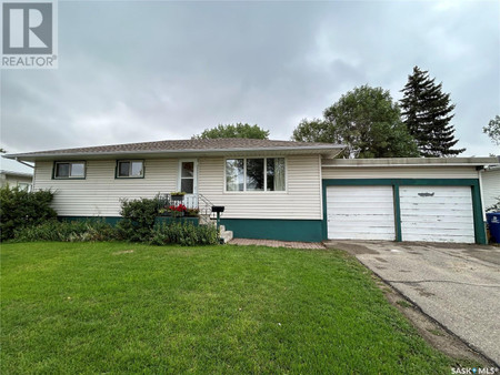 634 King Street, Weyburn