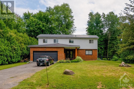 6509 Woodland Place, Manotick