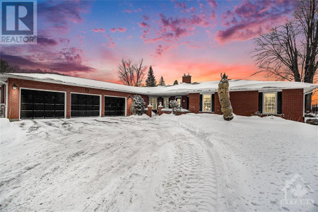 6648 Marina Drive, Manotick