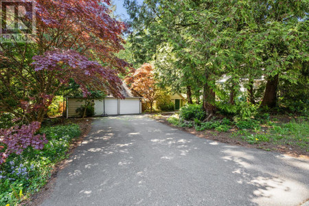 6779 Dufferin Avenue, West Vancouver