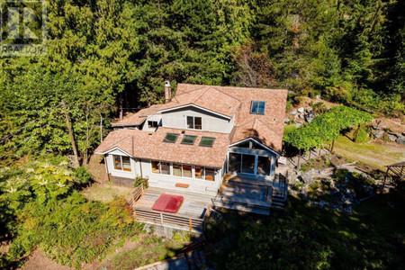 687 Windjammer Road, Bowen Island