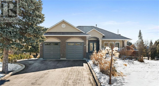 6966 Lakes Park Drive, Greely