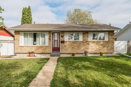 7 Camelot Court, Winnipeg