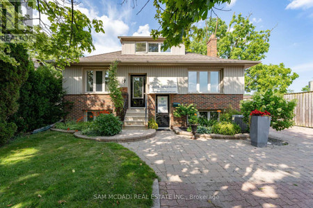 7 Elmwood Avenue N, Mississauga