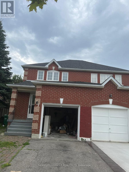 7 Piane Avenue W, Brampton Fletcher S West