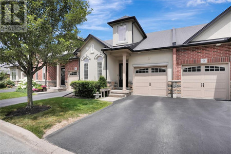 7 Toulon Avenue, Ancaster