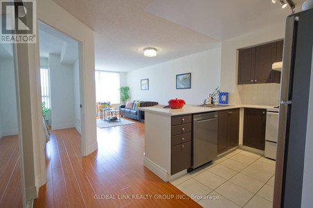 705 62 Suncrest Boulevard, Markham