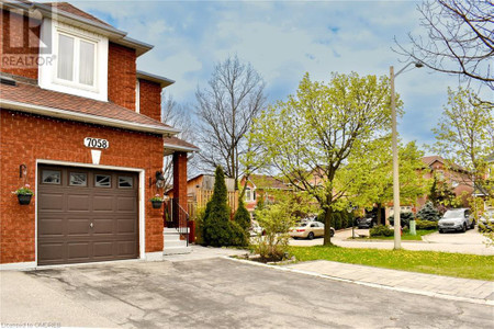 3pc Bathroom - 7058 Stoneywood Way, Mississauga, ON L5N6Y5 Photo 1