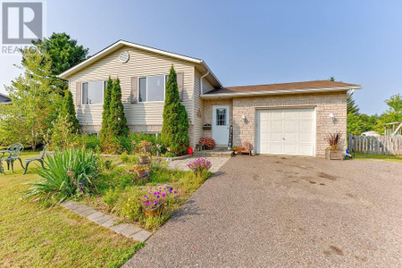 71 Schwanz Road, Petawawa